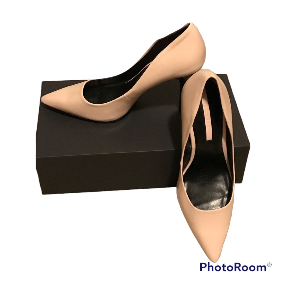 NWOT Zara blush leather heels.Size US 6.Heel 3”.